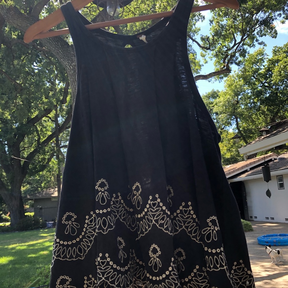 XS Free People black embroidered tank w/ open back